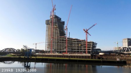 Elbtower.jpg - 239kB