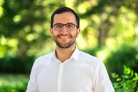 Julius-Jakab.jpg - 15kB